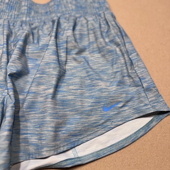 Nike Women’s One Dri-Fit Mid-Rise 3” Brief Lined Blue SpaceDye Shorts - Picture 3 of 5